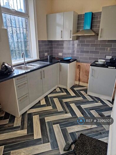 3 Bedroom Terraced House To Rent In Beverley Street, Bradford, BD4
