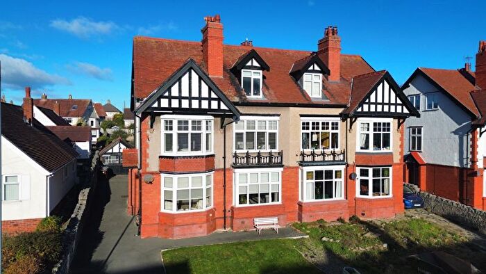 6 Bedroom Semi-Detached House For Sale In Rhos Road, Rhos On Sea, LL28