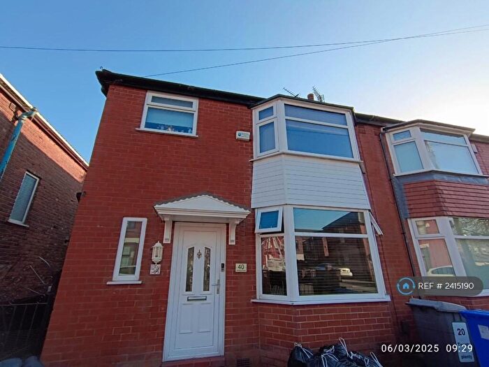 3 Bedroom Semi-Detached House To Rent In Windsor Road, Droylsden, Manchester, M43