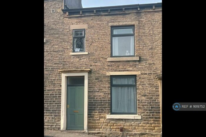 2 Bedroom Terraced House To Rent In Bridge End, Brighouse, HD6