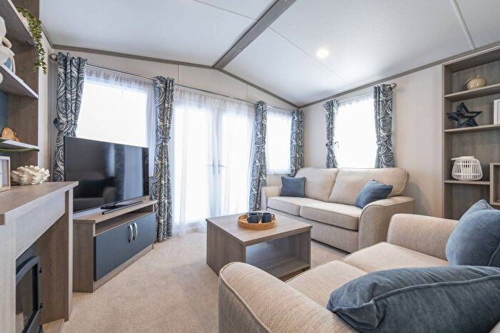 2 Bedroom Park Home For Sale In Dog Lane, Kelsall, Tarporley, CW6