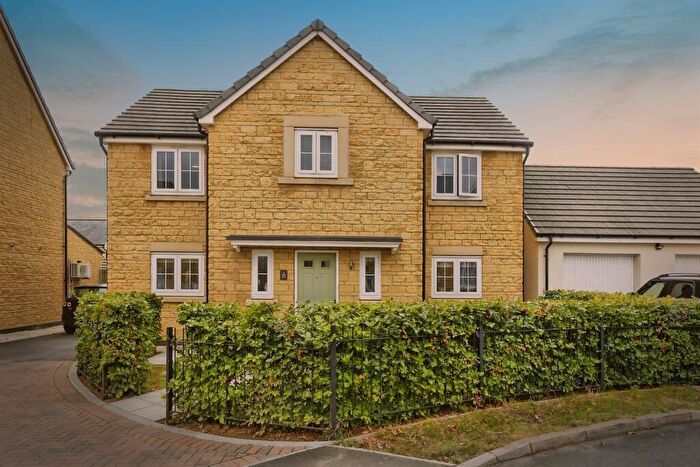 4 Bedroom Detached House For Sale In Albion Crescent, Corsham, SN13