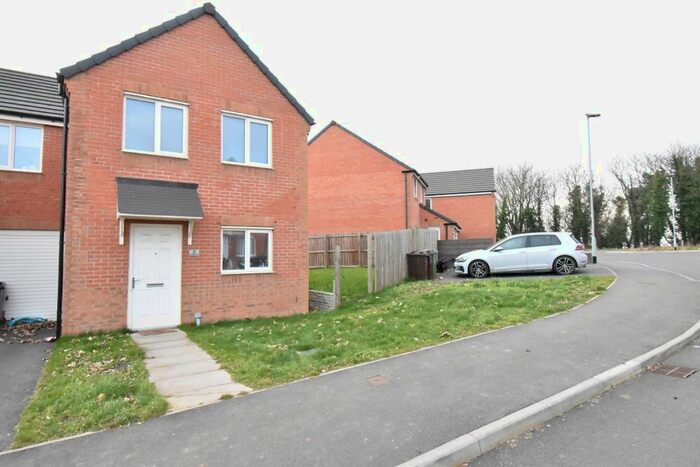 3 Bedroom Semi-Detached House For Sale In Woodland Walk, Upton, Pontefract, WF9