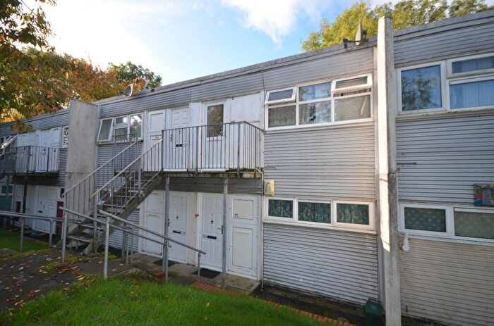 2 Bedroom Maisonette For Sale In The Hide, Milton Keynes, Buckinghamshire, MK6