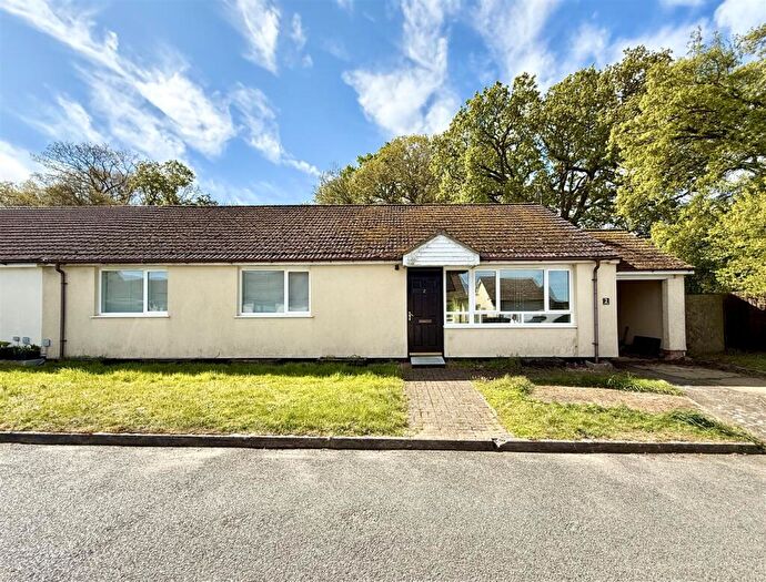 3 Bedroom Semi-Detached Bungalow For Sale In Bobbys Way, Stanton, IP31