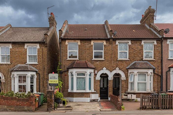 2 Bedroom Apartment For Sale In Chingford Road, Walthamstow, E17