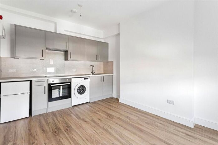 Studio To Rent In Rock Street, London, N4