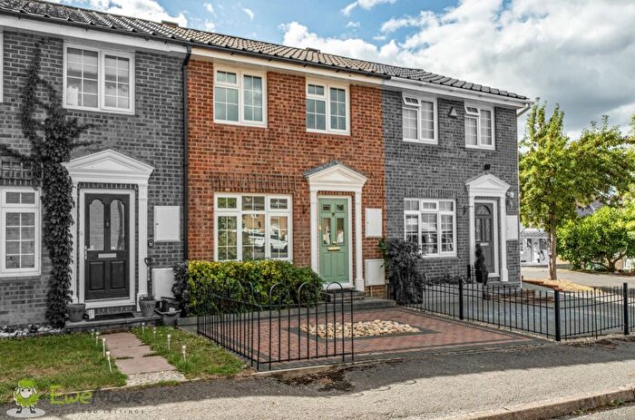 3 Bedroom Terraced House For Sale In Otterbourne Crescent, Tadley, Hampshire, RG26