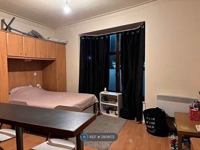 1 Bedroom Flat To Rent In Sowood Street, Leeds, LS4