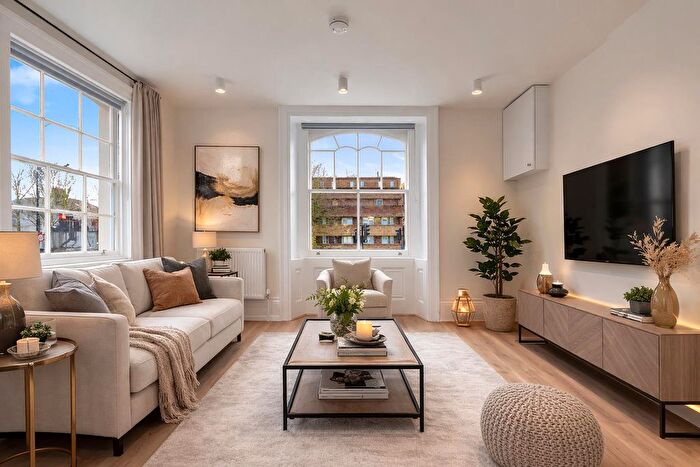 2 Bedroom Flat To Rent In New Cross Road, SE14