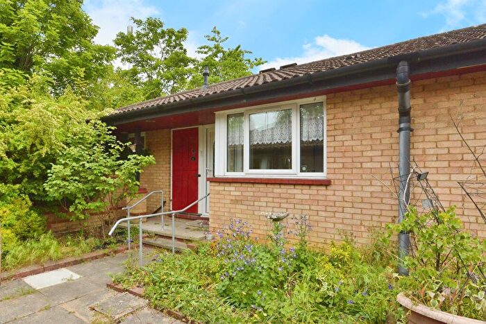 1 Bedroom Bungalow For Sale In Dexter Avenue, Oldbrook, Milton Keynes, MK6