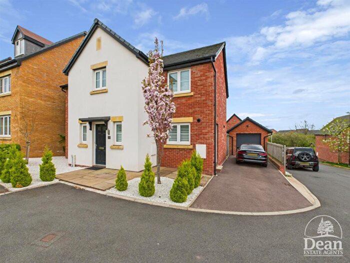 4 Bedroom Detached House For Sale In Potter Grove, Lydney, GL15