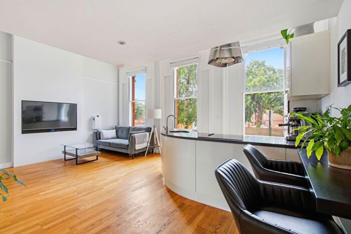 1 Bedroom Flat For Sale In Ridings House, Windsor, SL4