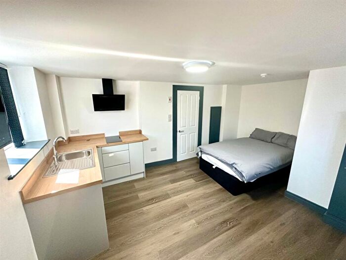Flat To Rent In Attercliffe Road, Sheffield, S9