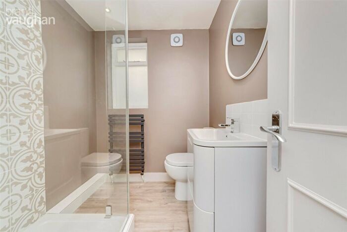 Flat To Rent In Buxton Road, Brighton, BN1
