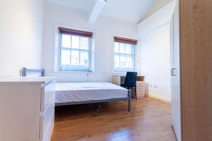 2 Bedroom Apartment To Rent In Grainger Street, Newcastle Upon Tyne, NE1