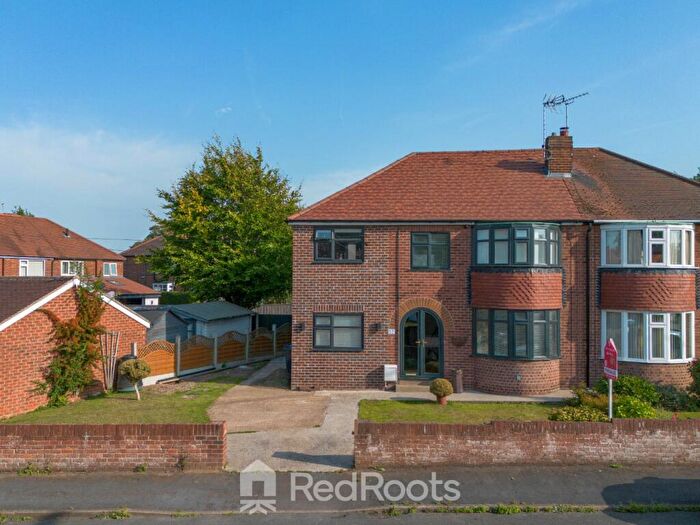 5 Bedroom Semi-Detached House For Sale In Spring Crescent, Sprotbrough, Doncaster, DN5
