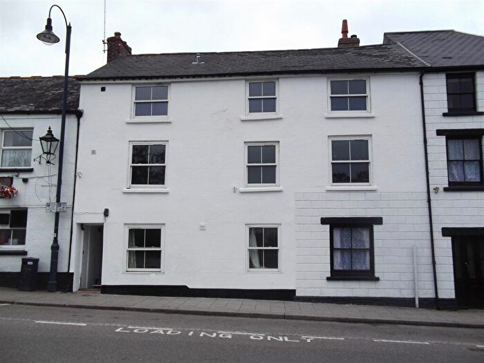 3 Bedroom Flat To Rent In Okehampton, Devon, EX20