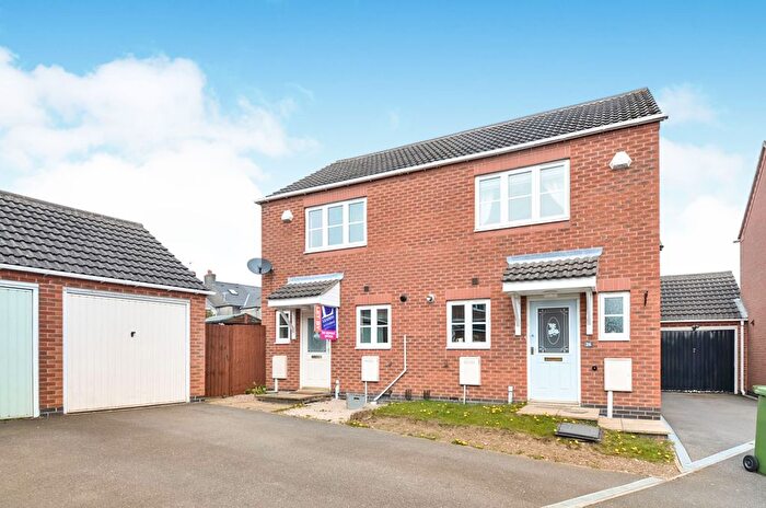 2 Bedroom Property To Rent In Ireton Close, Belper, DE56