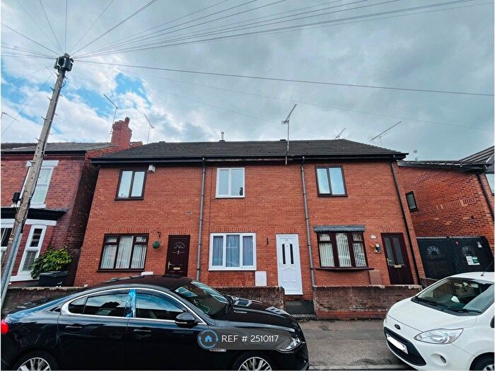 2 Bedroom Terraced House To Rent In Myrtle Street, Crewe, CW2