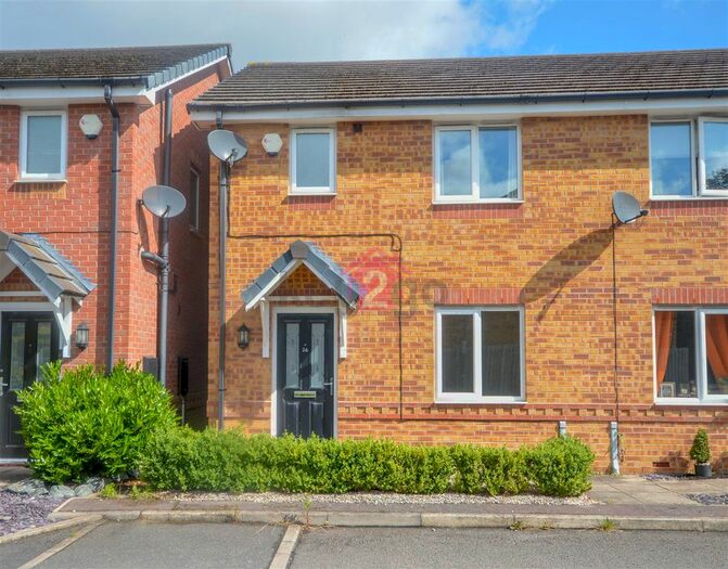 3 Bedroom Semi-Detached House To Rent In Ravenshorn Way, Renishaw, S21