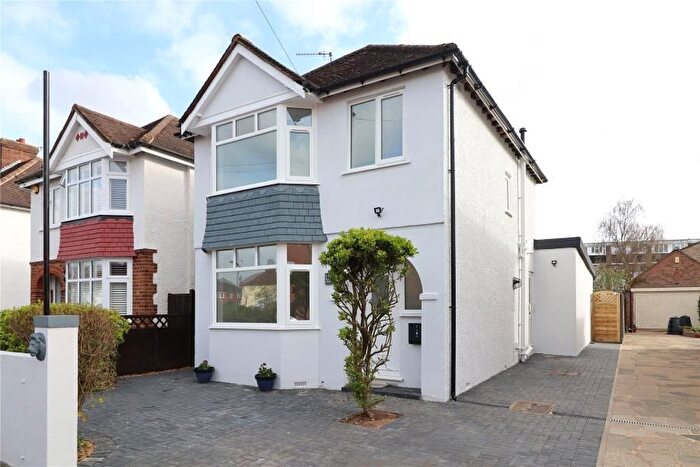 3 Bedroom Detached House To Rent In Woking, Surrey, GU22