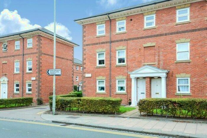 2 Bedroom Flat To Rent In Ashburnham Road, Bedford, MK40