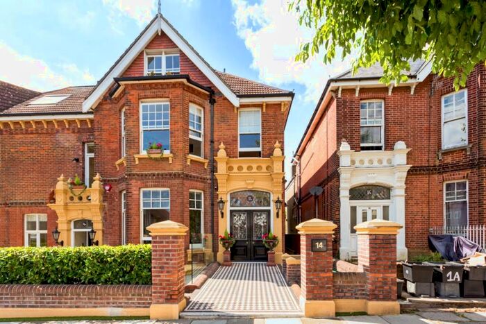 2 Bedroom Apartment To Rent In Wilbury Villas Hove, BN3