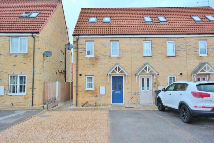 3 Bedroom Town House To Rent In Blackthorn Close, Selby, YO8