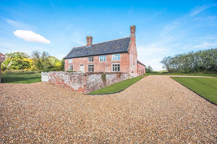 5 Bedroom Detached House For Sale In Grade Ii Listed Former Farmhouse Renovated Throughout In Hempnall, NR15