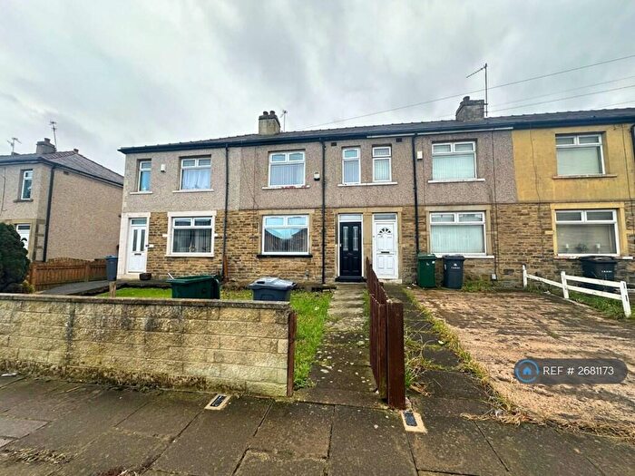 3 Bedroom Terraced House To Rent In Dovesdale Road, Bradford, BD5