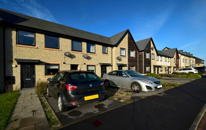 2 Bedroom Town House To Rent In Park Way, Thurnscoe, Rotherham, S63