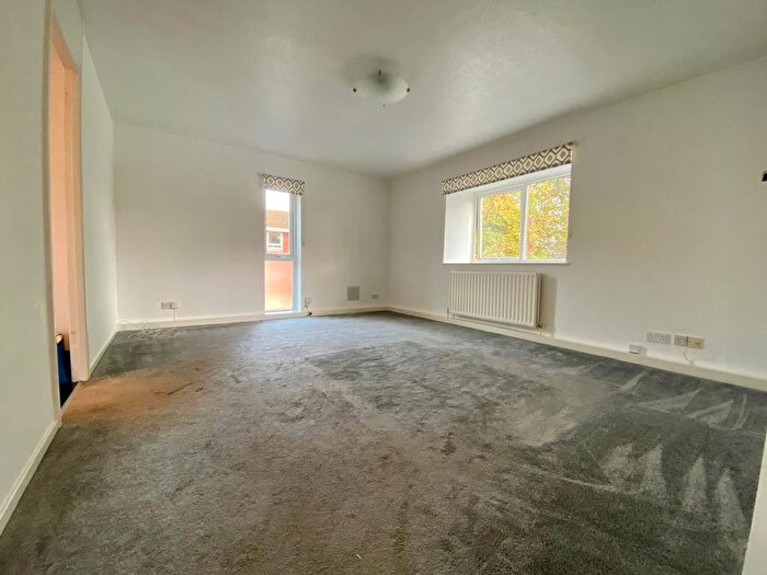 2 Bedroom Flat To Rent In Bloxworth Close, Wallington, SM6