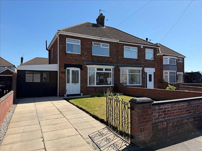 3 Bedroom Semi-Detached House For Sale In Carson Avenue, Grimsby, DN34