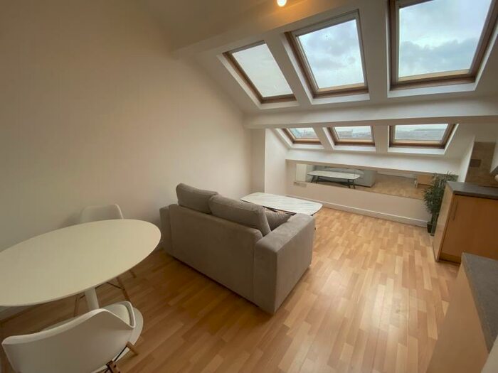 1 Bedroom Apartment To Rent In Kirkgate, Leeds, LS2