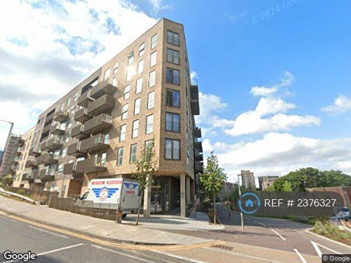3 Bedroom Flat To Rent In Wenborn Building, London, E15