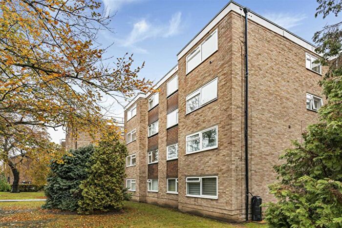 1 Bedroom Apartment For Sale In Carshalton Grove, Sutton, SM1