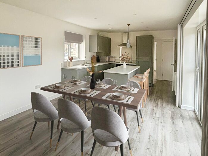 4 Bedroom Detached House For Sale In Clay Pit Close, Raunds, Wellingborough, NN9