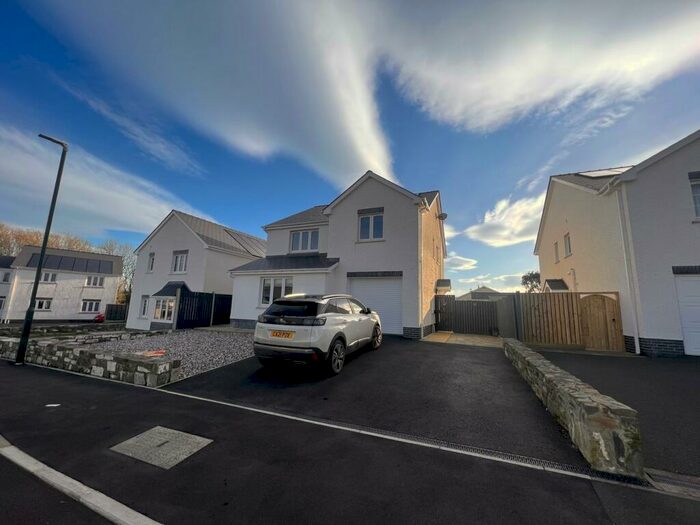 4 Bedroom Detached House For Sale In Heol Y Cwm, Cross Inn, Llandysul, SA44
