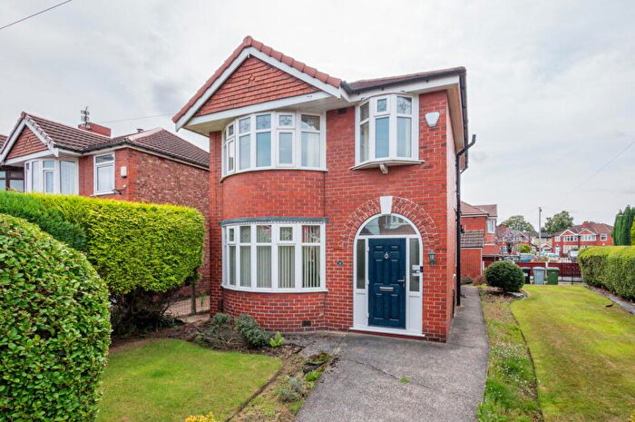 3 Bedroom Detached House For Sale In Abingdon Road, Davyhulme, Manchester, M41