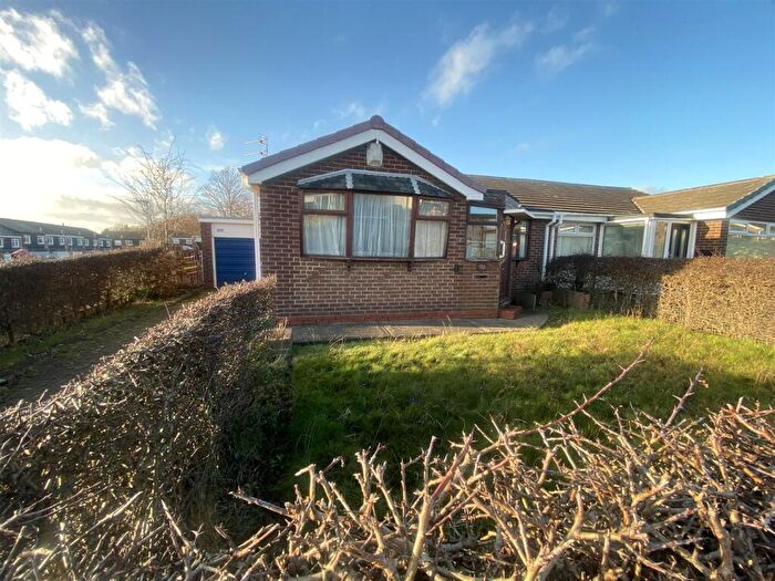 2 Bedroom Semi-Detached Bungalow For Sale In Acomb Avenue, Seaton Delaval, Whitley Bay, NE25