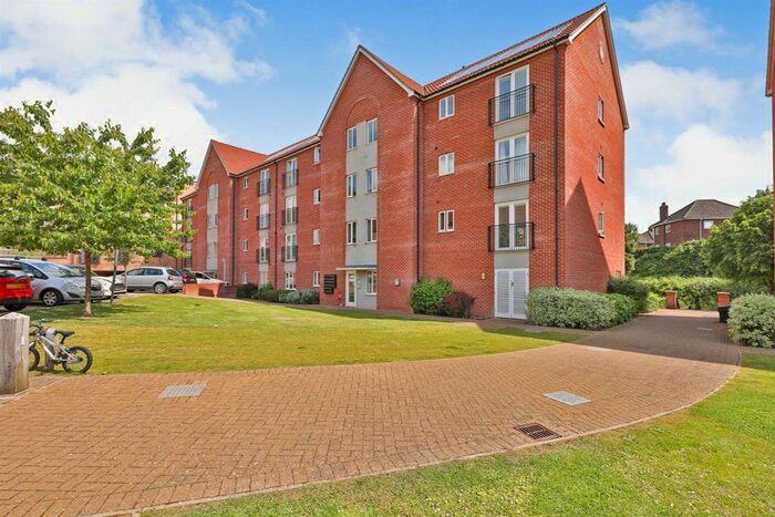 2 Bedroom Flat For Sale In Brazen Gate, Norwich, NR1