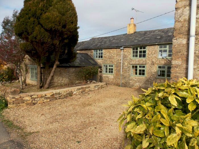 2 Bedroom Cottage To Rent In Shipton-under-Wychwood, OX7