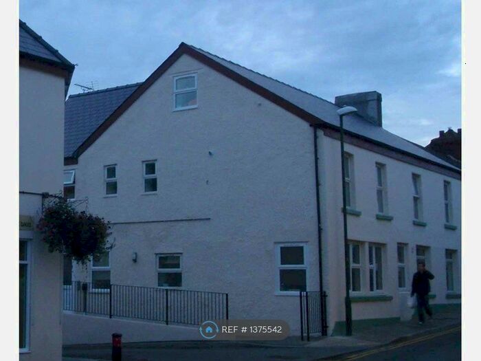 1 Bedroom Flat To Rent In Market Street, Cinderford, GL14