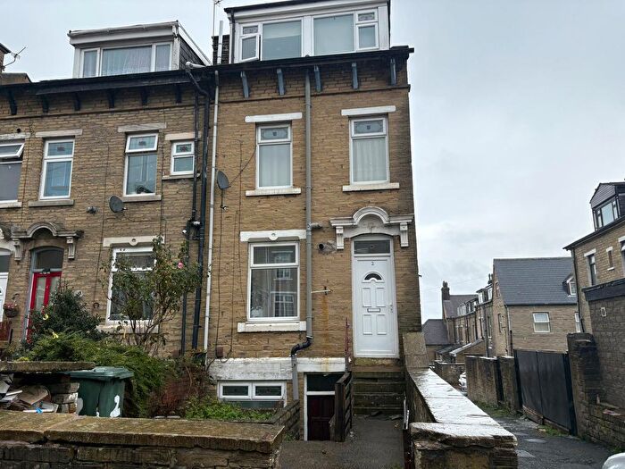 2 Bedroom Terraced House To Rent In Buxton Street, Bradford, BD9