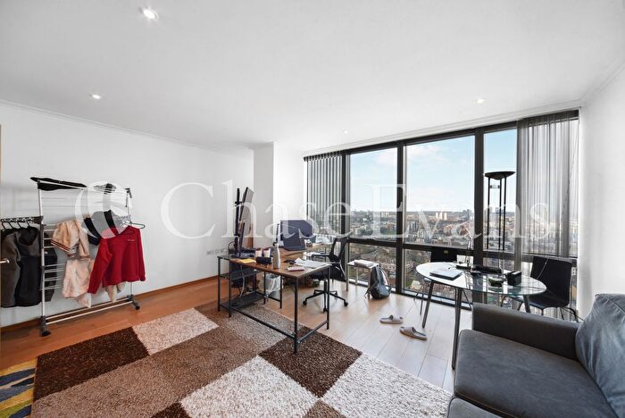 1 Bedroom Flat To Rent In No. West India Quay, Hertsmere Road, Canary Wharf, London, E14