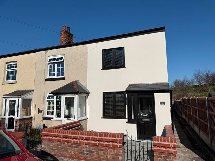 2 Bedroom End Of Terrace House To Rent In Red Row, Stockport, Greater Manchester, SK7