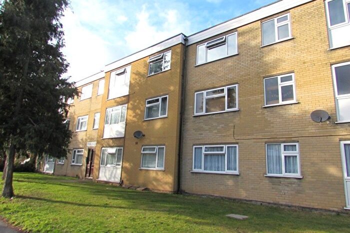 2 Bedroom Flat For Sale In Ross Road, Wallington, SM6