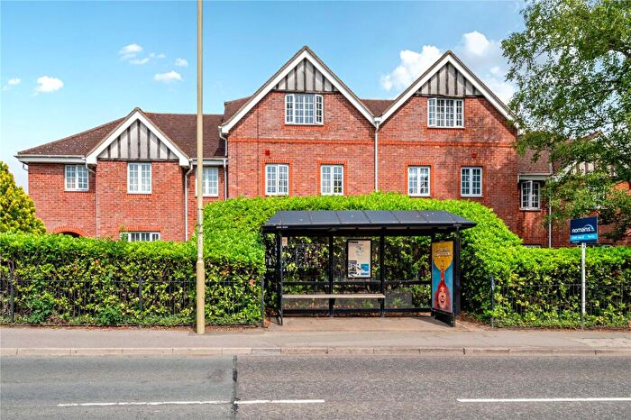 6 Bedroom Terraced House For Sale In London Road, Hook, Hampshire, RG27