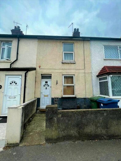 3 Bedroom Terraced House To Rent In London Road, Grays, RM17